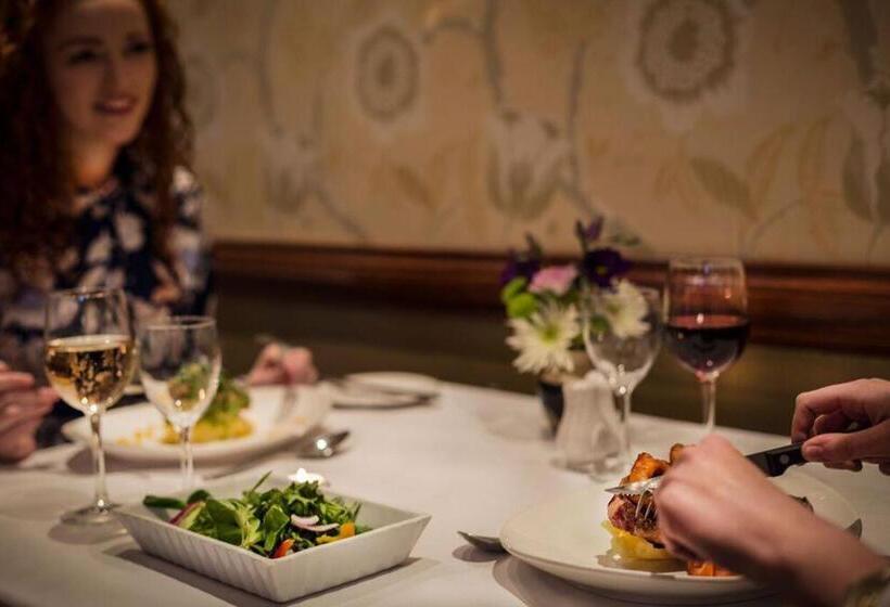 فندق Breffni Arms