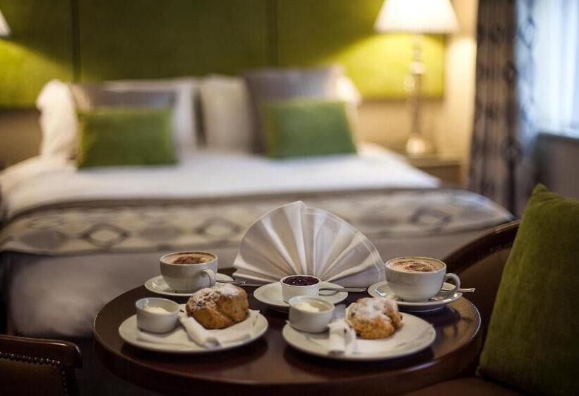 فندق Breffni Arms