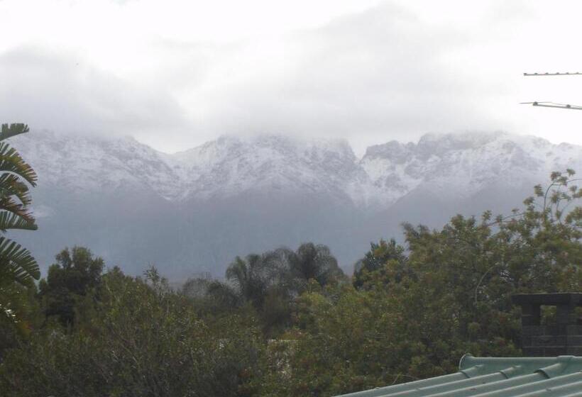 فندق Cedar Lodge Guest House