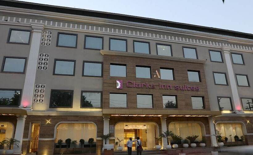 فندق Clarks Inn Suite Gwalior