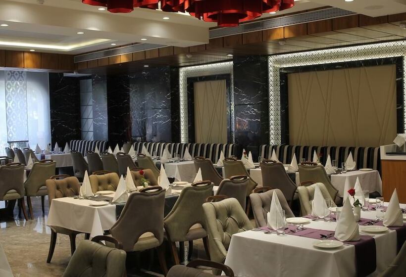 فندق Clarks Inn Suite Gwalior