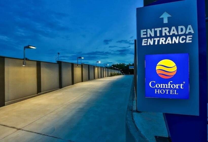 ホテル Comfort Mogi Guaçu