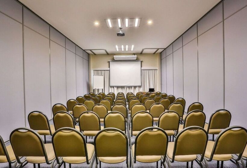 ホテル Comfort Mogi Guaçu