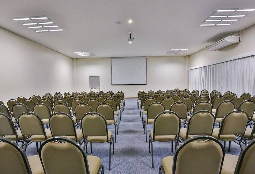 ホテル Comfort Mogi Guaçu