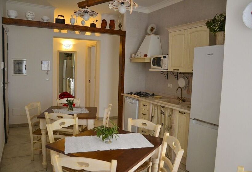 בית מלון כפרי Dimora Delle Rondini