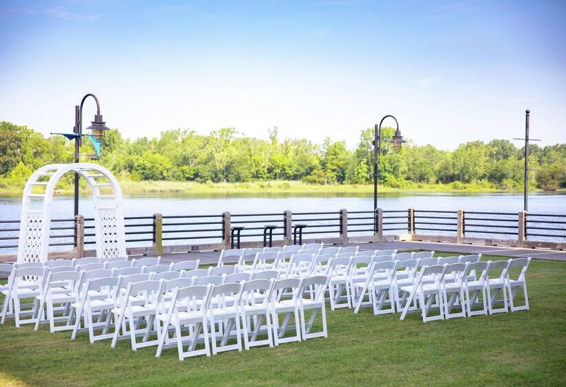 هتل Embassy Suites By Hilton Wilmington Riverfront