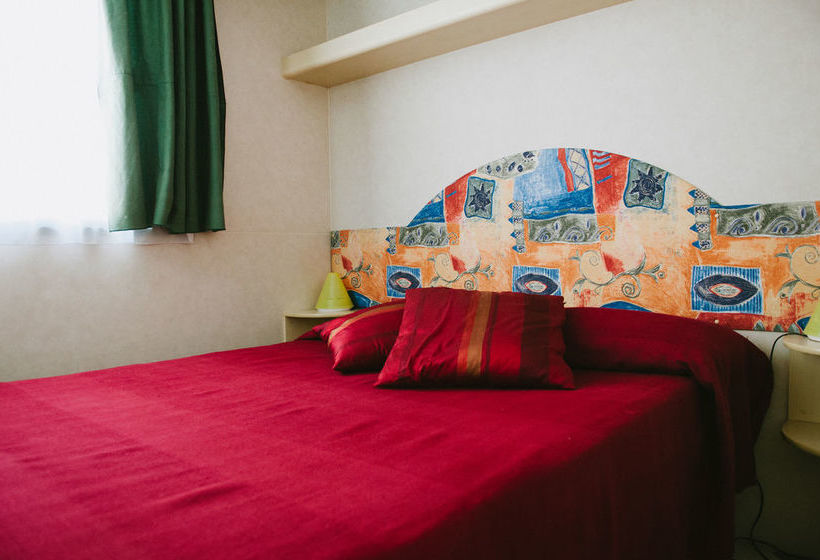 فندق Girasole Eco Family Village