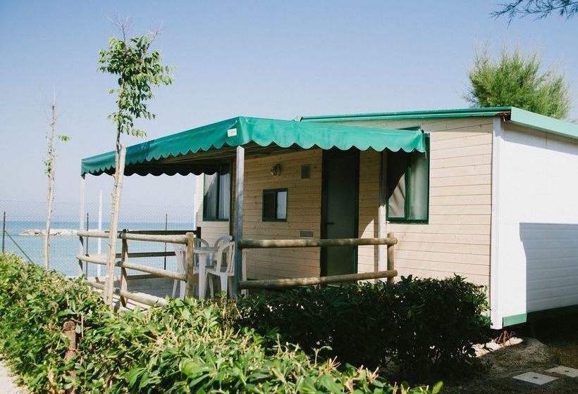 فندق Girasole Eco Family Village