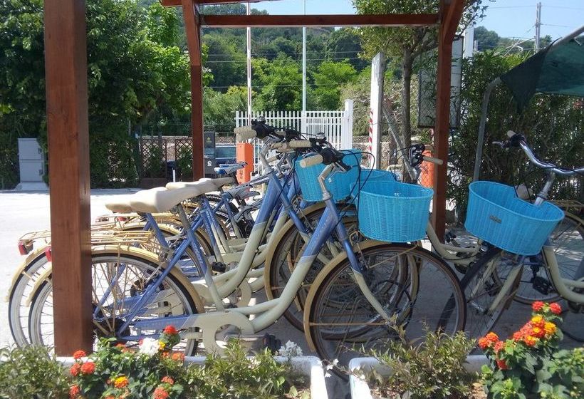 فندق Girasole Eco Family Village