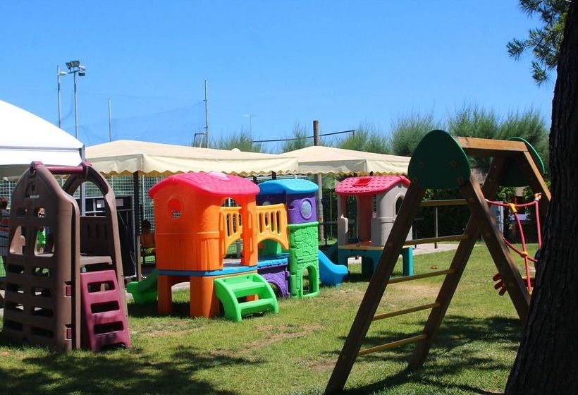 فندق Girasole Eco Family Village