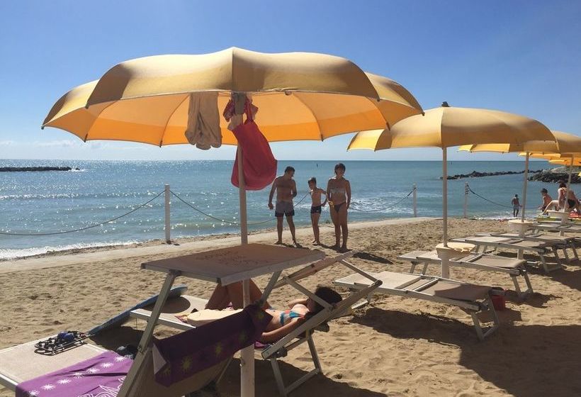 فندق Girasole Eco Family Village