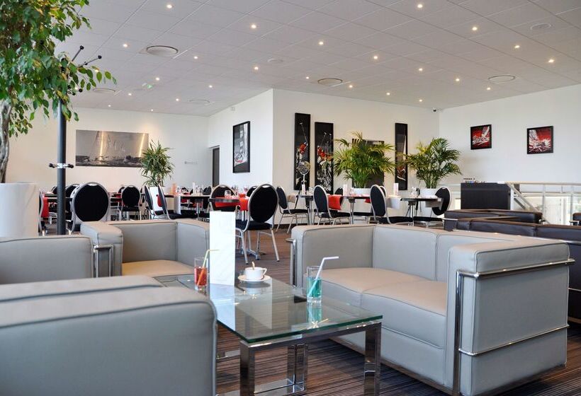 Отель Golden Tulip Pornic Suites