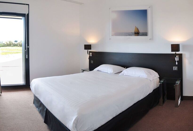 Отель Golden Tulip Pornic Suites