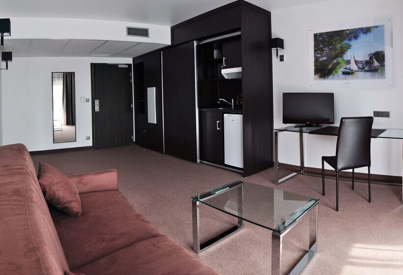 Отель Golden Tulip Pornic Suites