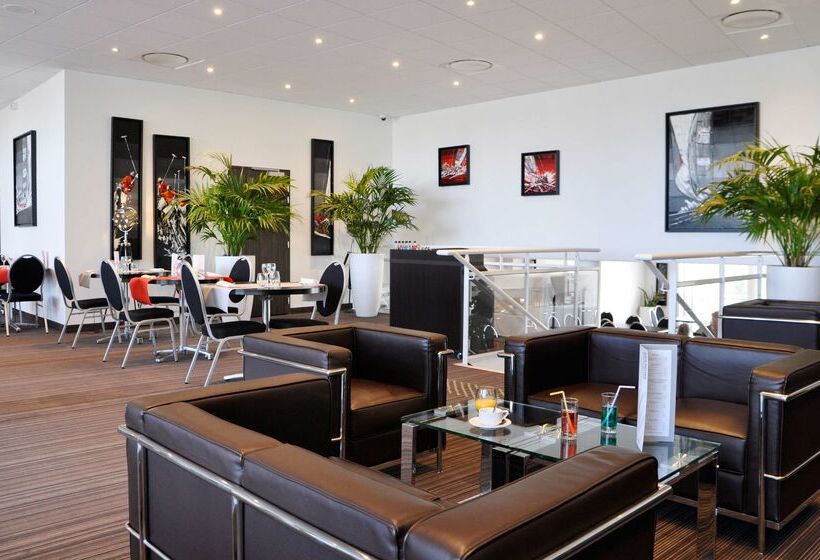 Отель Golden Tulip Pornic Suites