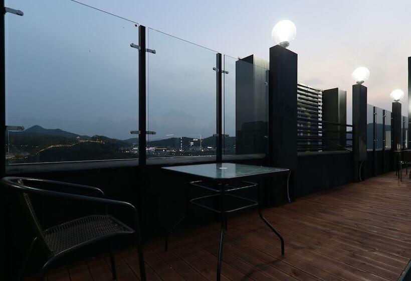 בית מלון כפרי Ink