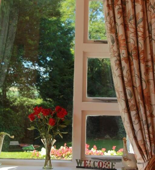 هتل Grey Gables Farmhouse B&b