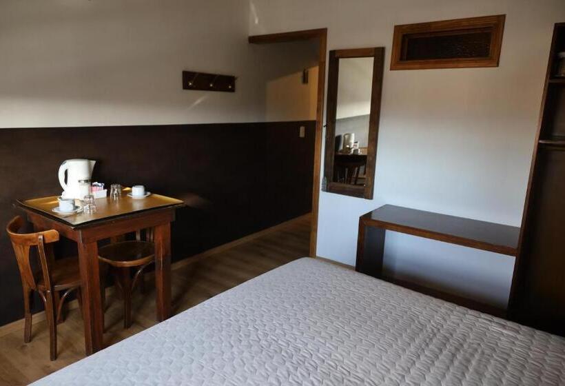 فندق Las Avutardas Hosteria