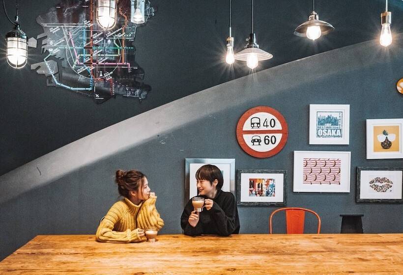 ホテル Moxy Osaka Honmachi By Marriott