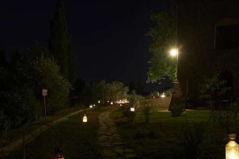 בית מלון כפרי Podere Borgaruccio