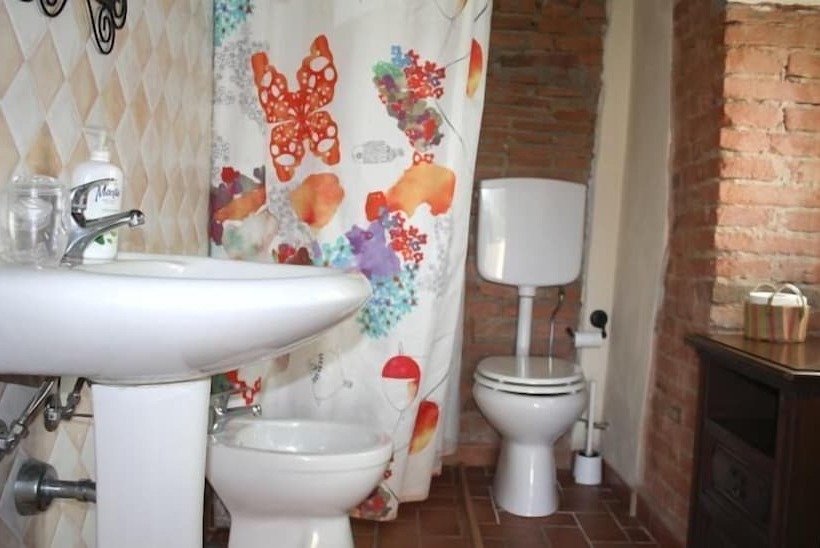 בית מלון כפרי Podere Borgaruccio