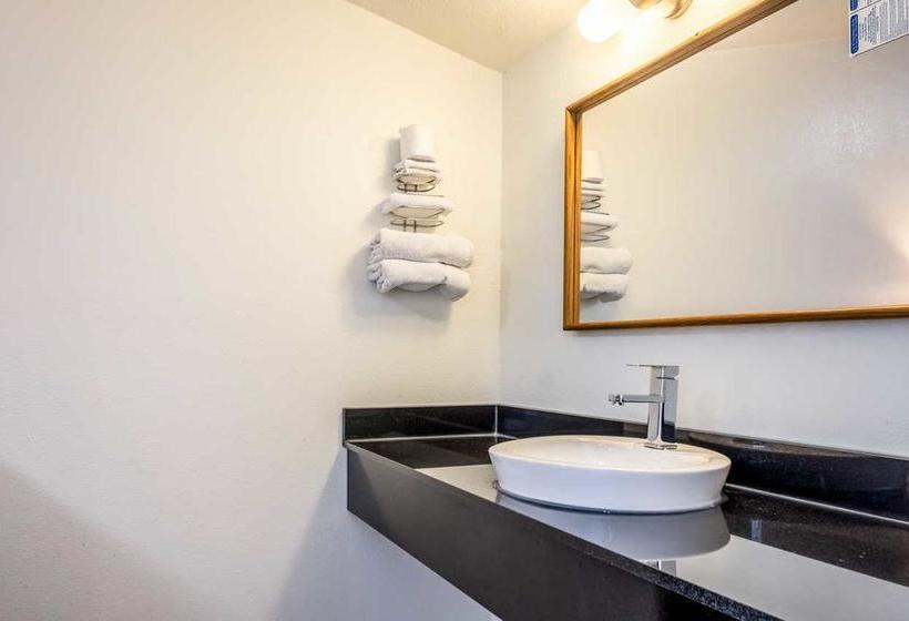 فندق Rodeway Inn Oakley