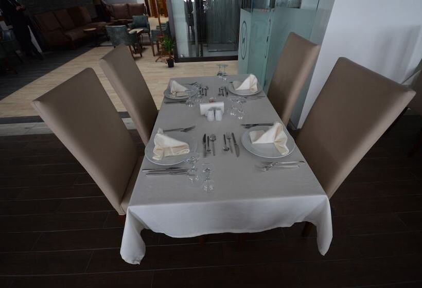 هتل Sarikamis Habitat