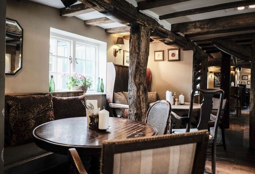 호텔 The Crown Inn