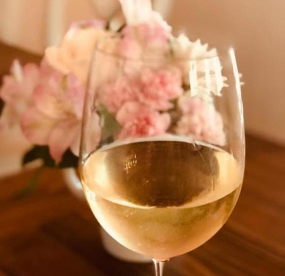 فندق The Farmhouse Inn & Kitchen, 2 Blocks From Downtown Whitefish, Montana