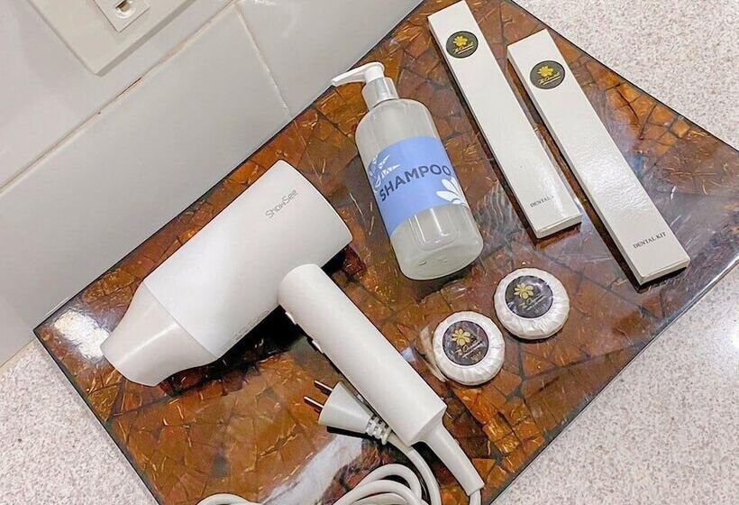 בית מלון כפרי The Inns Bacolod By The Oriental