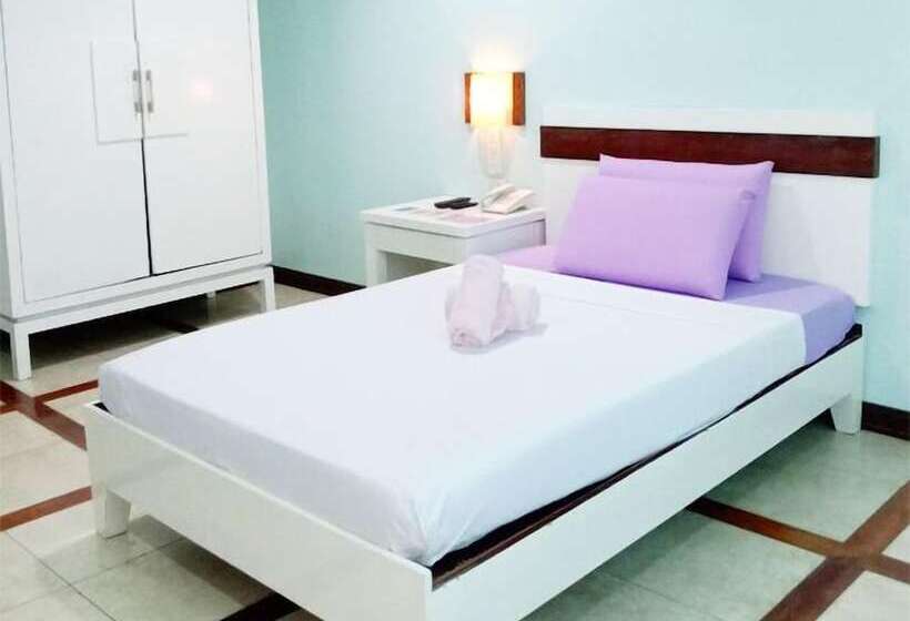 בית מלון כפרי The Inns Bacolod By The Oriental