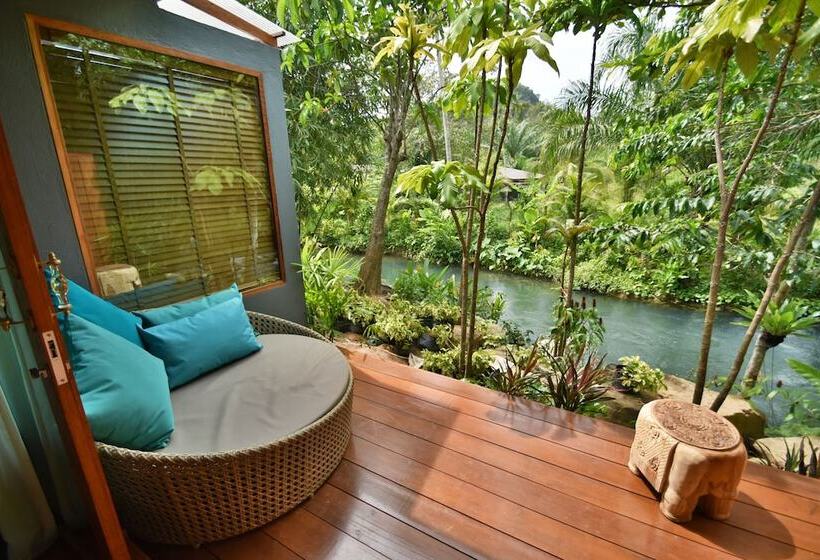 호텔 The Nine Thipthara Klongson Resort