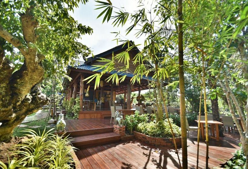 호텔 The Nine Thipthara Klongson Resort