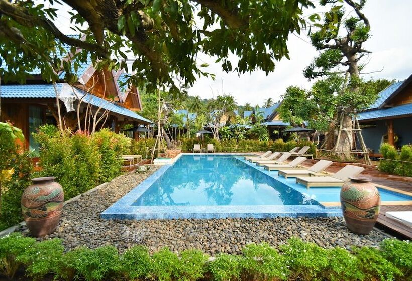 호텔 The Nine Thipthara Klongson Resort