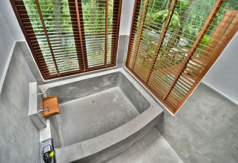 호텔 The Nine Thipthara Klongson Resort