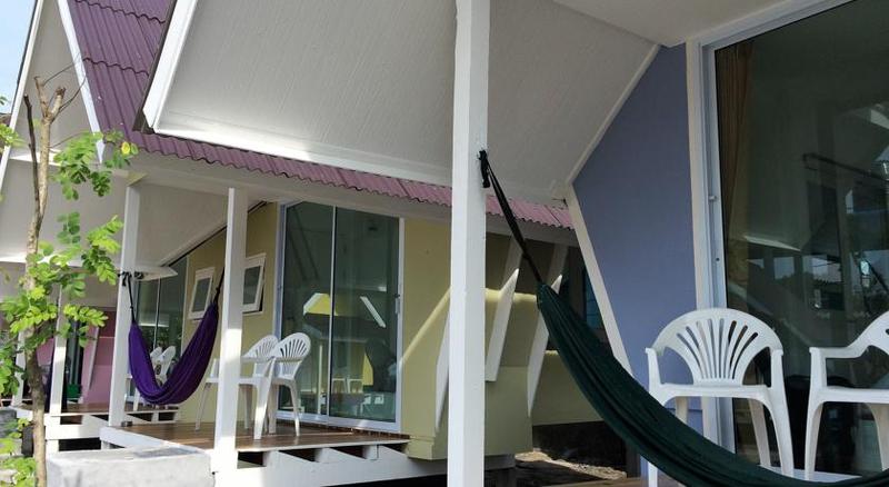 Отель The Pier Koh Phangan