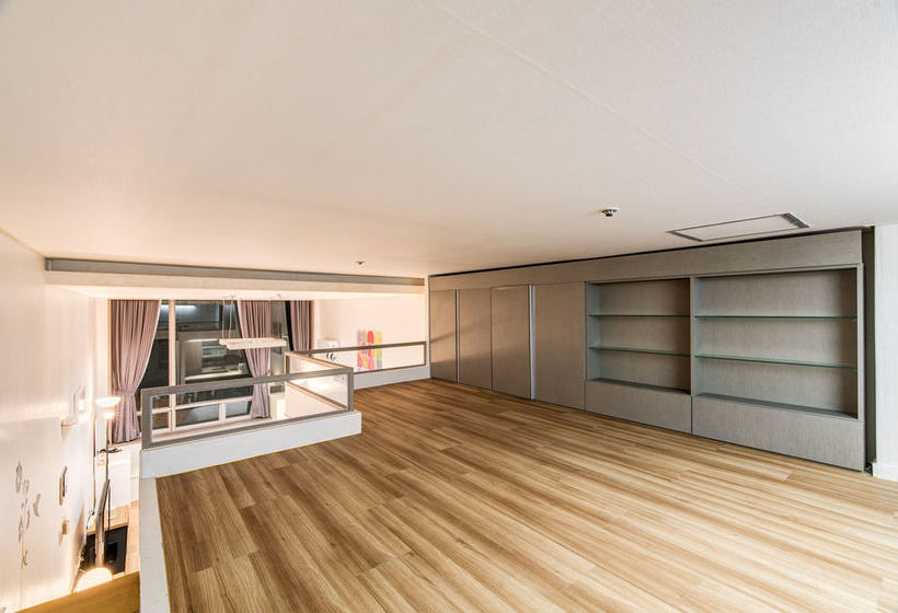 Hotel The Uno Residence