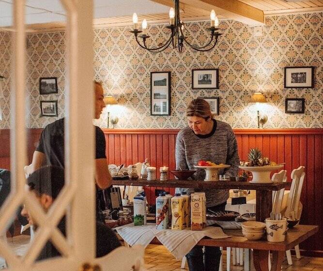 호텔 Wallby Säteri