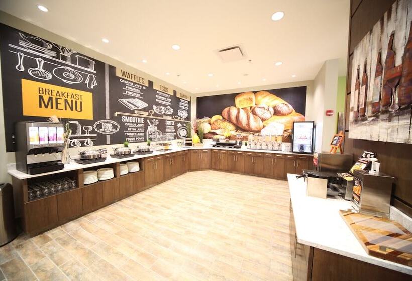 فندق Wyndham Garden Edmonton Airport