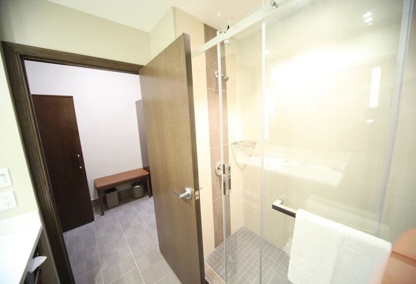 בית מלון כפרי Wyndham Garden Edmonton Airport