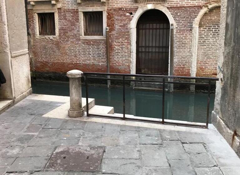 Le Due Corone Bed & Breakfast