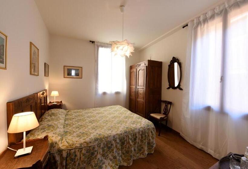 Le Due Corone Bed & Breakfast
