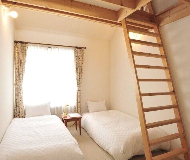 پانسیون Blue In Green