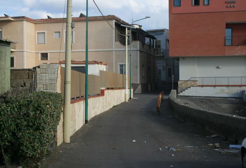 بنسيون Coral Rooms