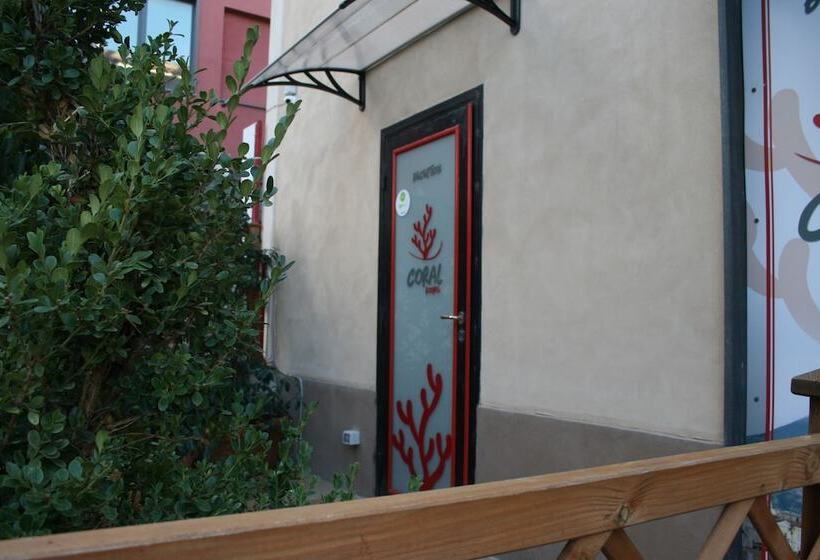 بنسيون Coral Rooms