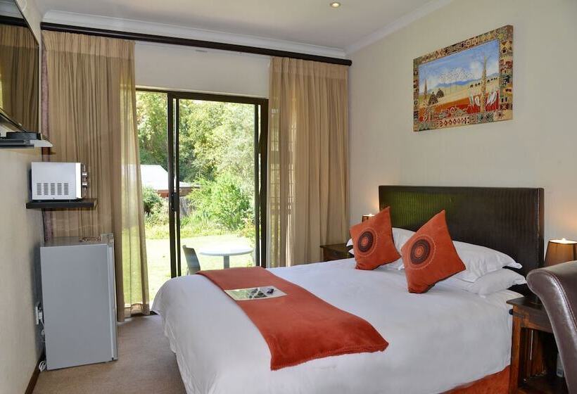 Пансион Sand River Guest House