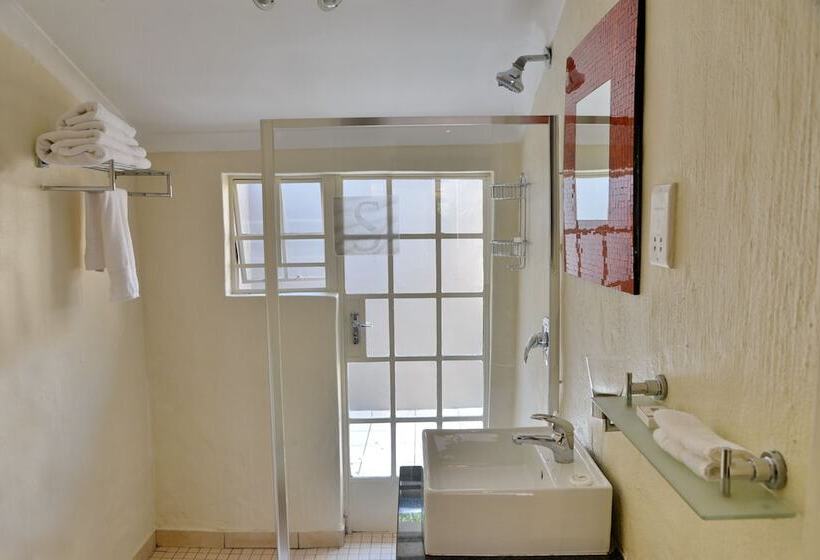 Пансион Sand River Guest House