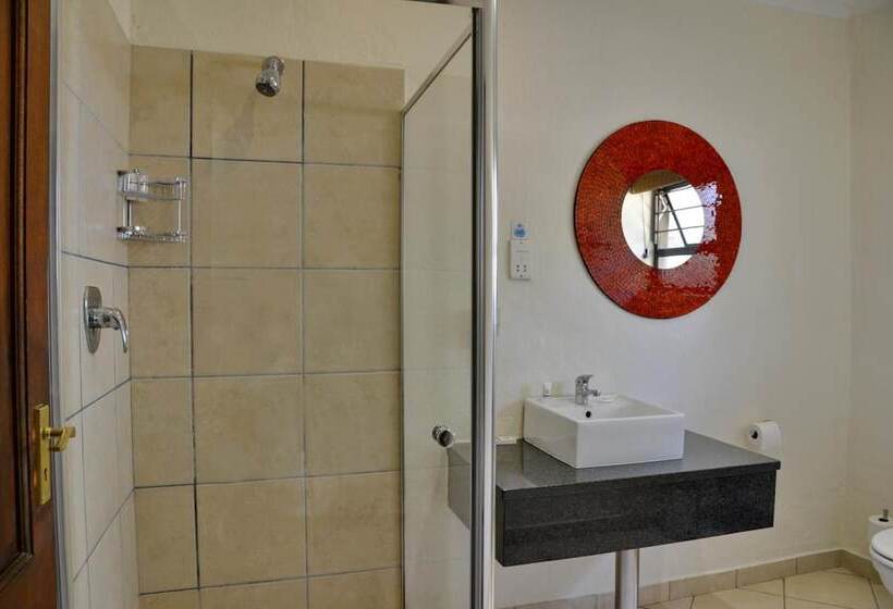 Пансион Sand River Guest House