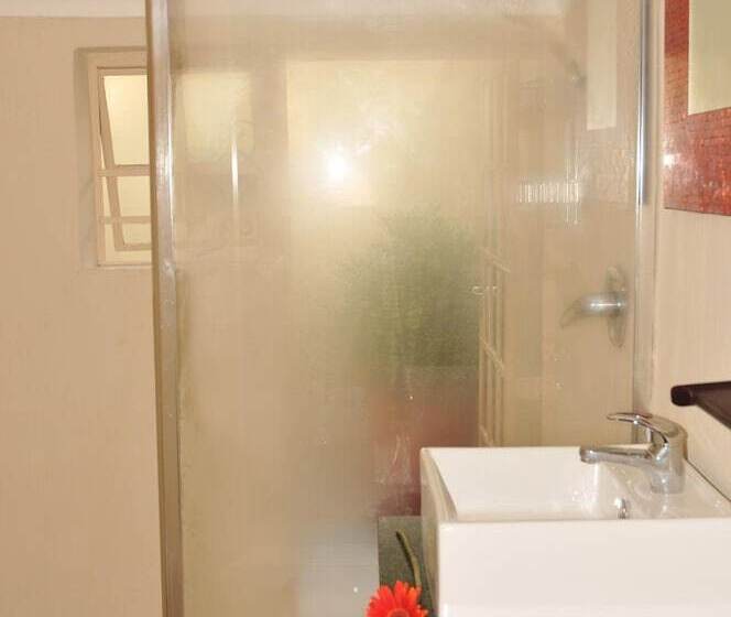 Пансион Sand River Guest House