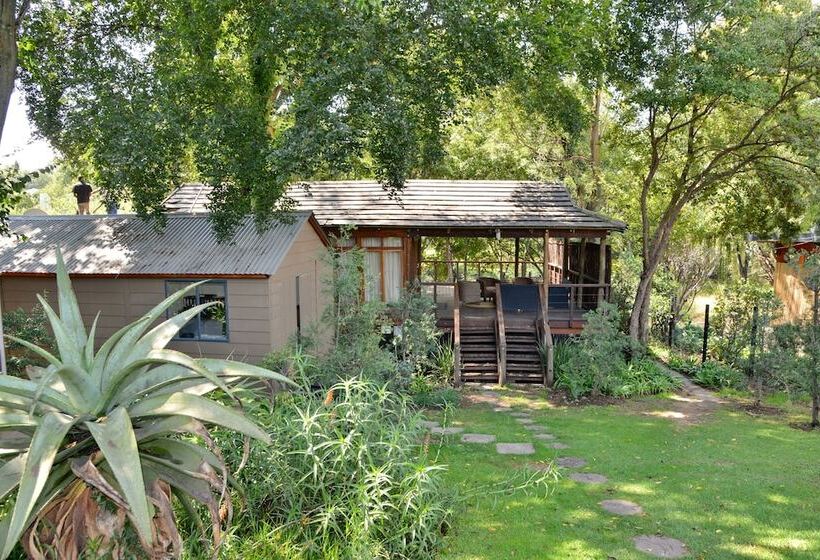 Пансион Sand River Guest House